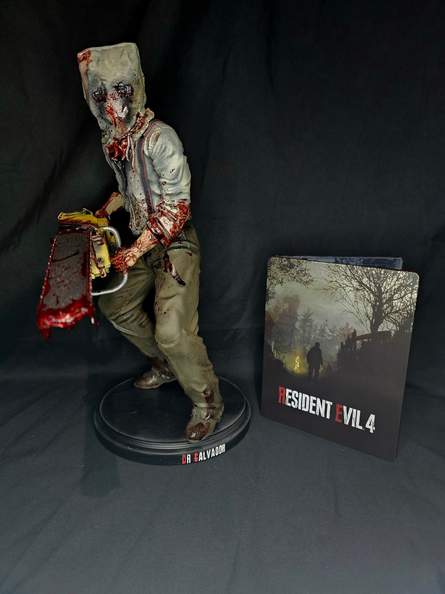 Resident Evil 4 Remake Dr Salvador 1/6 Statue w/ Base