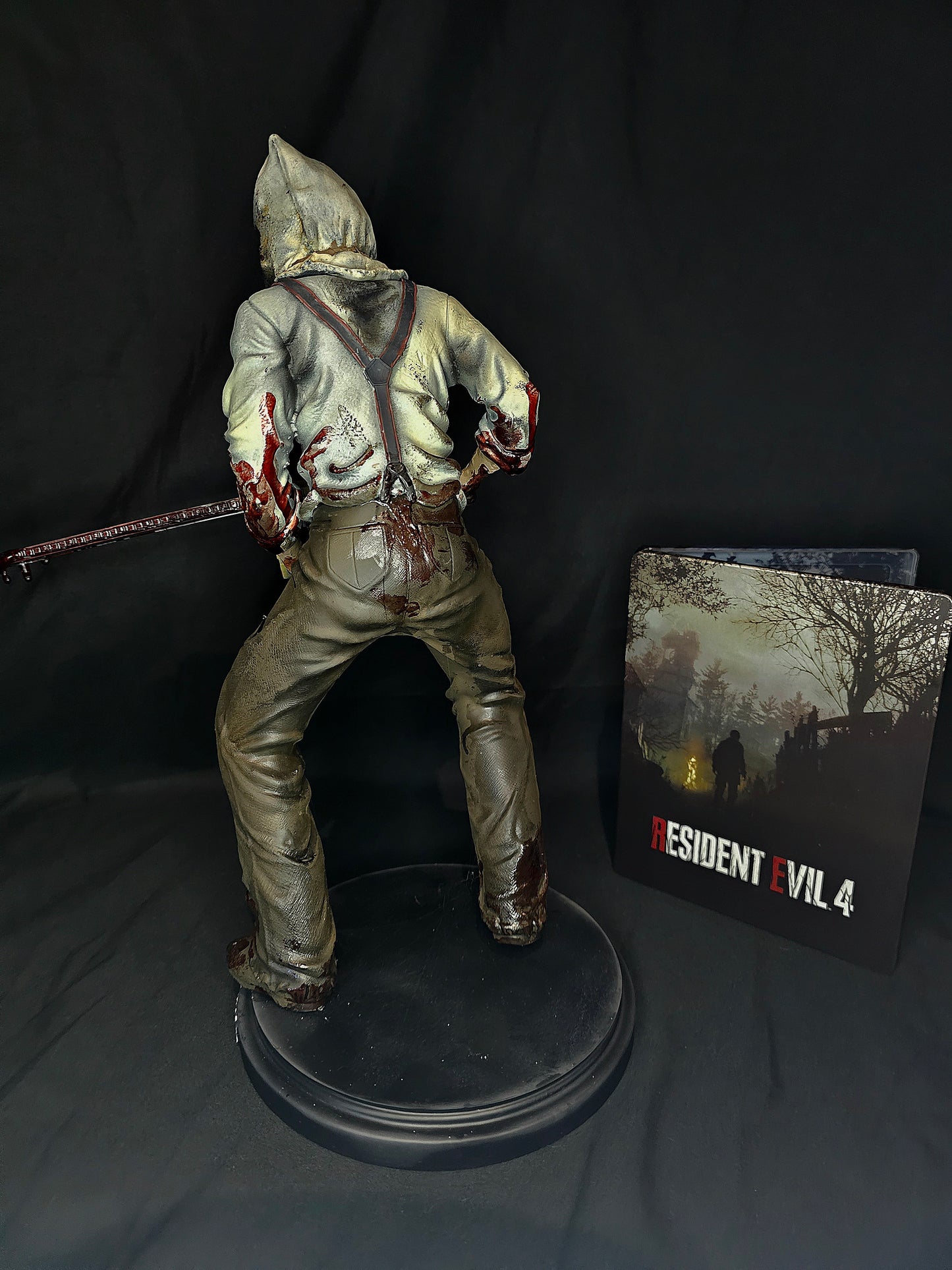 Resident Evil 4 Remake Dr Salvador 1/6 Statue w/ Base