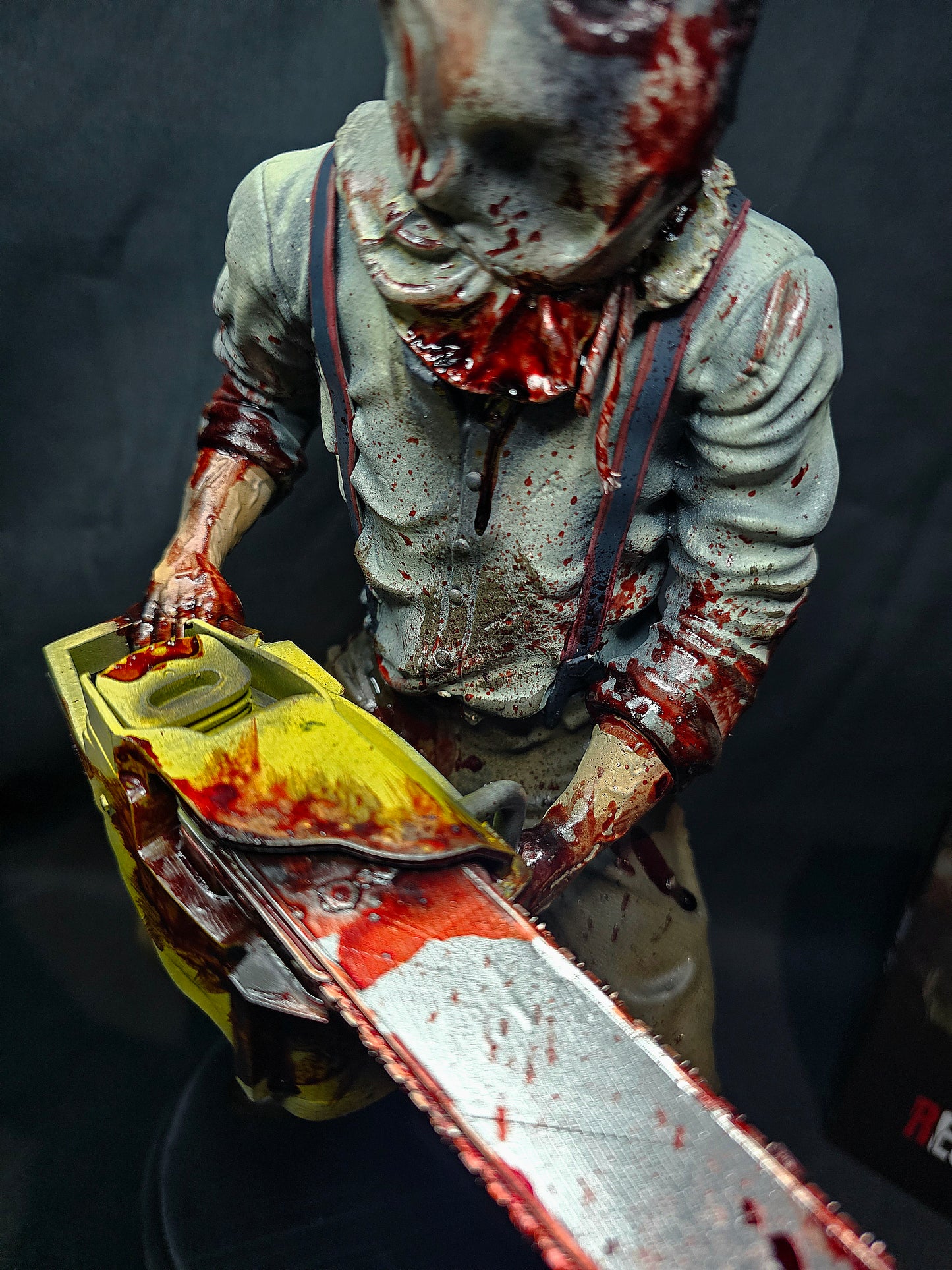 Resident Evil 4 Remake Dr Salvador 1/6 Statue w/ Base