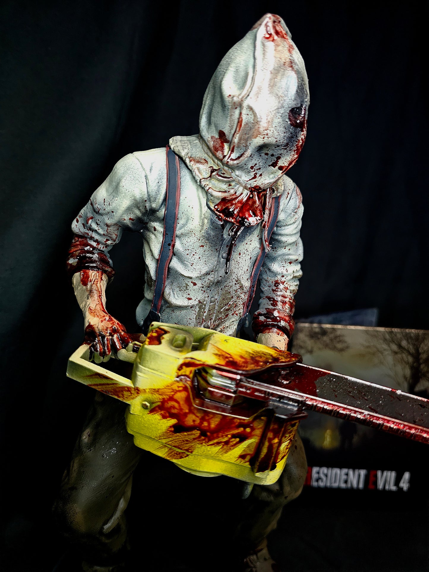 Resident Evil 4 Remake Dr Salvador 1/6 Statue w/ Base