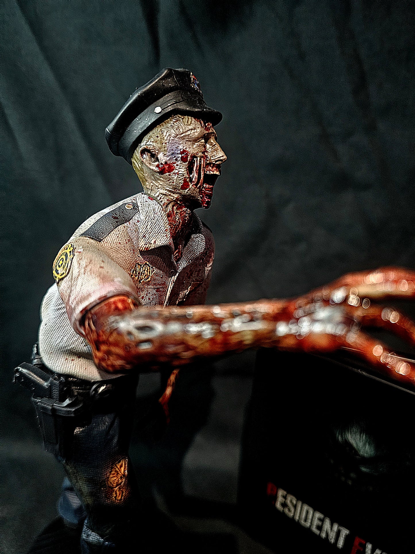 Resident Evil 1/6 Police (RPD) Zombie