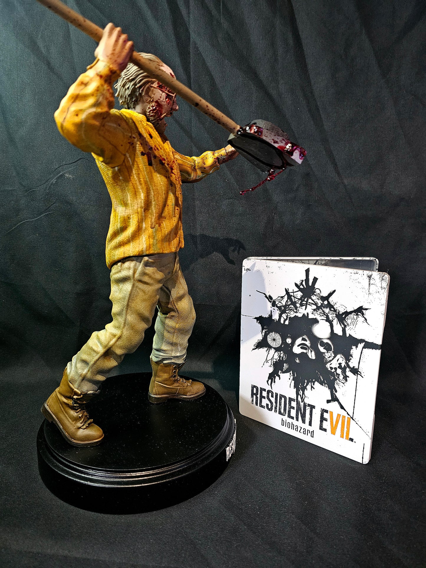 1/6 Resident Evil 7 Jack Baker premium statue with Interchangeable heads and arms