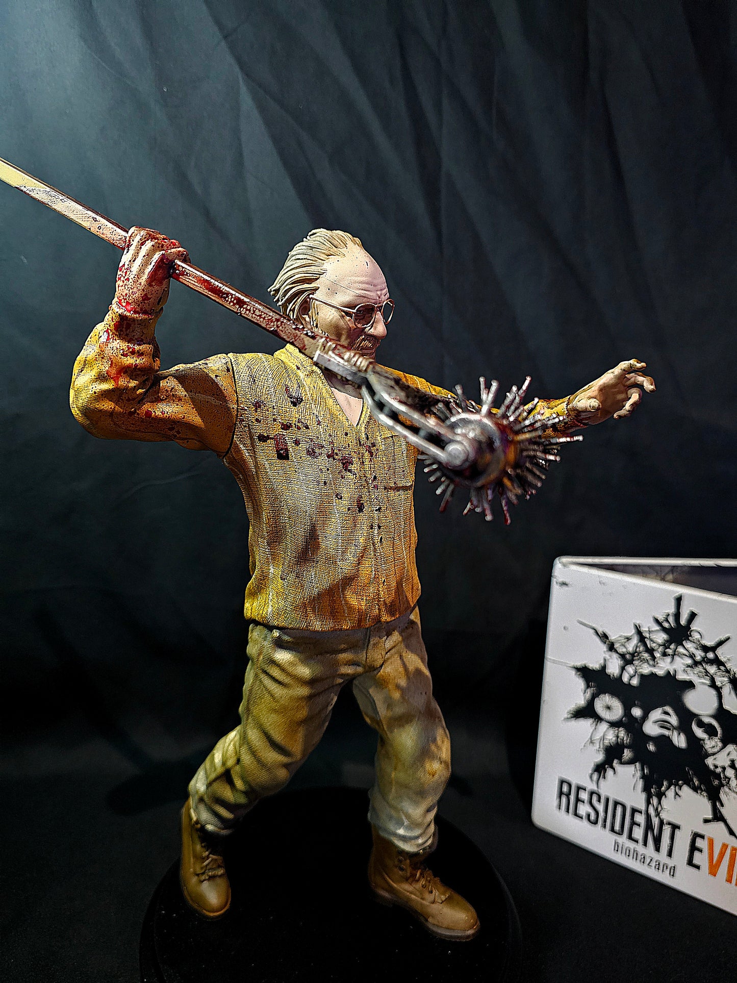 1/6 Resident Evil 7 Jack Baker premium statue with Interchangeable heads and arms