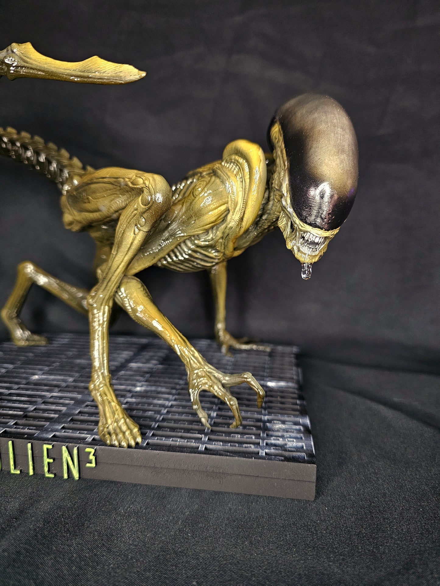 Alien 3 1/6 Dog Alien Statue