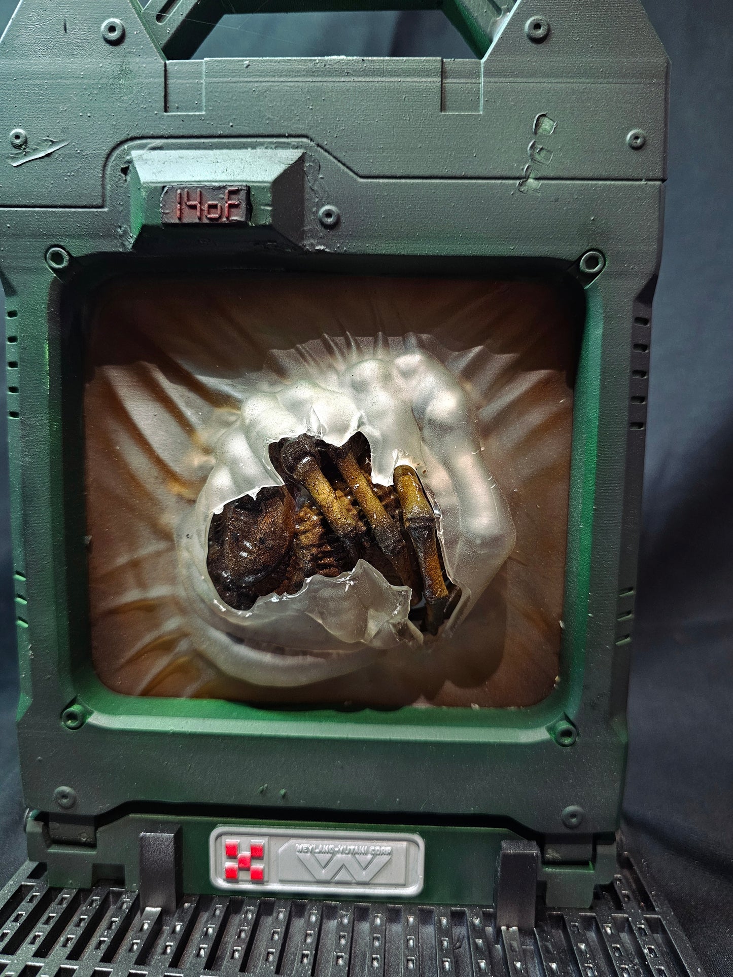 Alien Romulus 1/2 Scale Facehugger Stasis movie prop