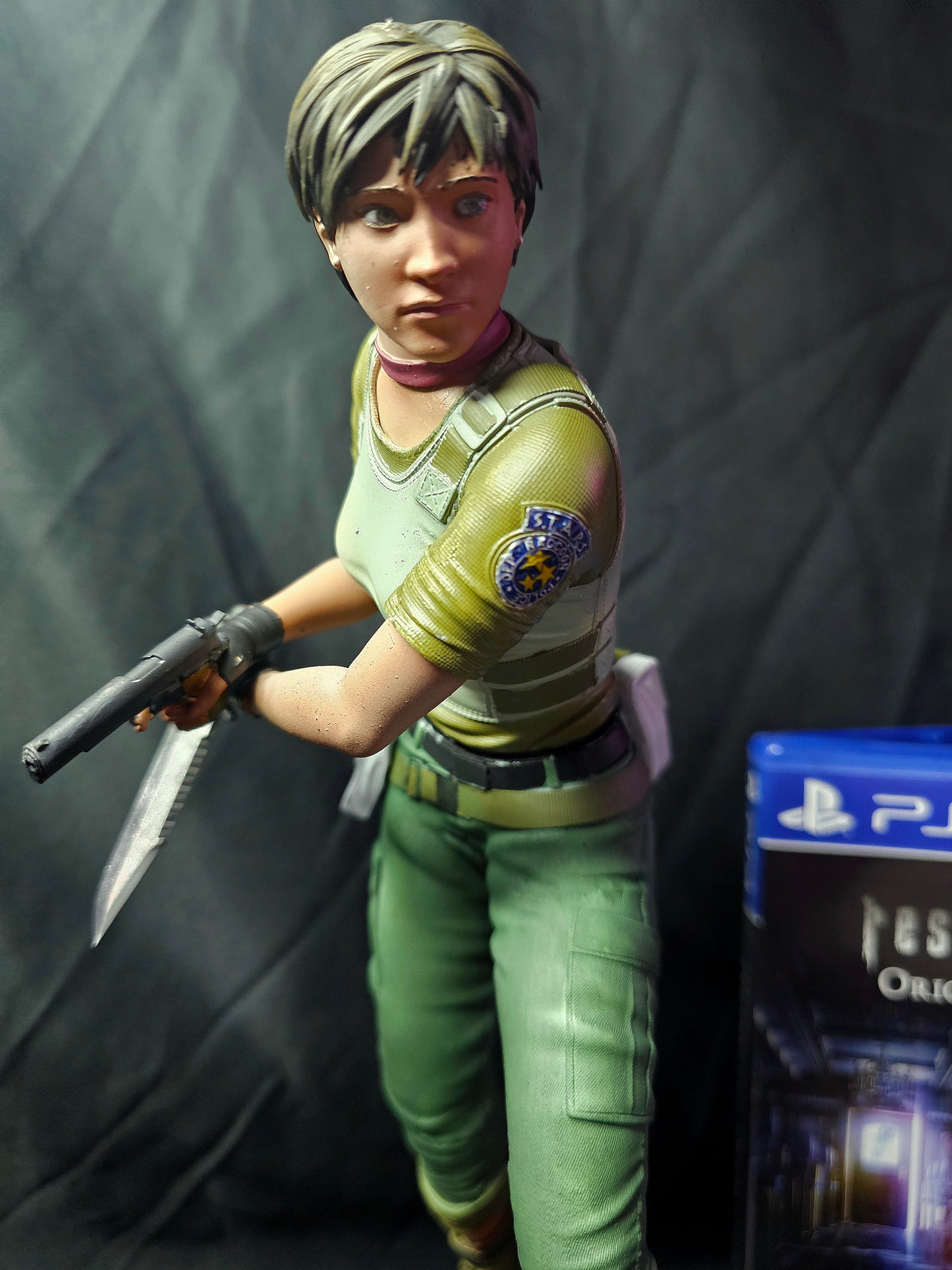 1/6 Resident Evil STARS Rebecca Chambers figure w/ base