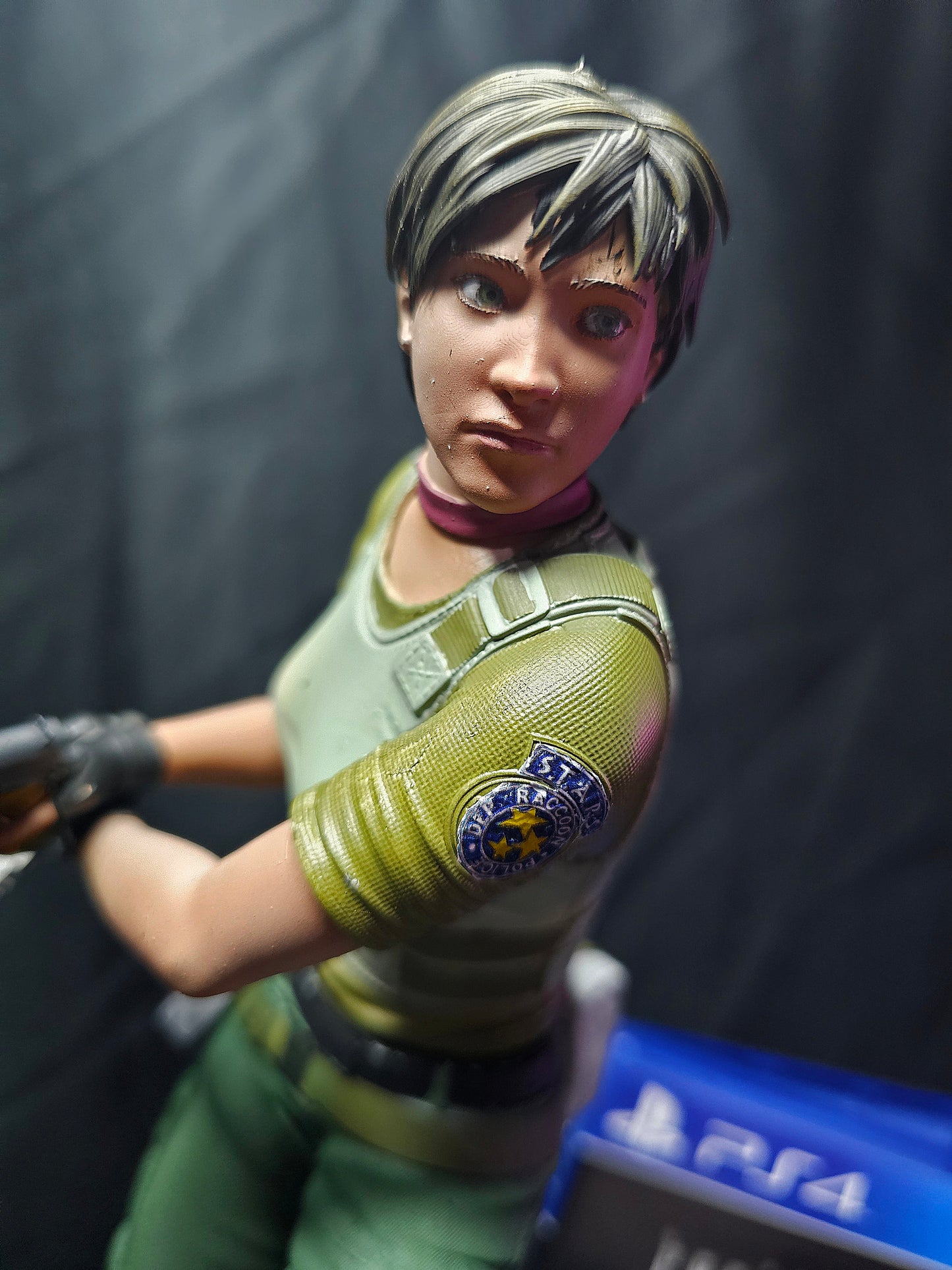 1/6 Resident Evil STARS Rebecca Chambers figure w/ base