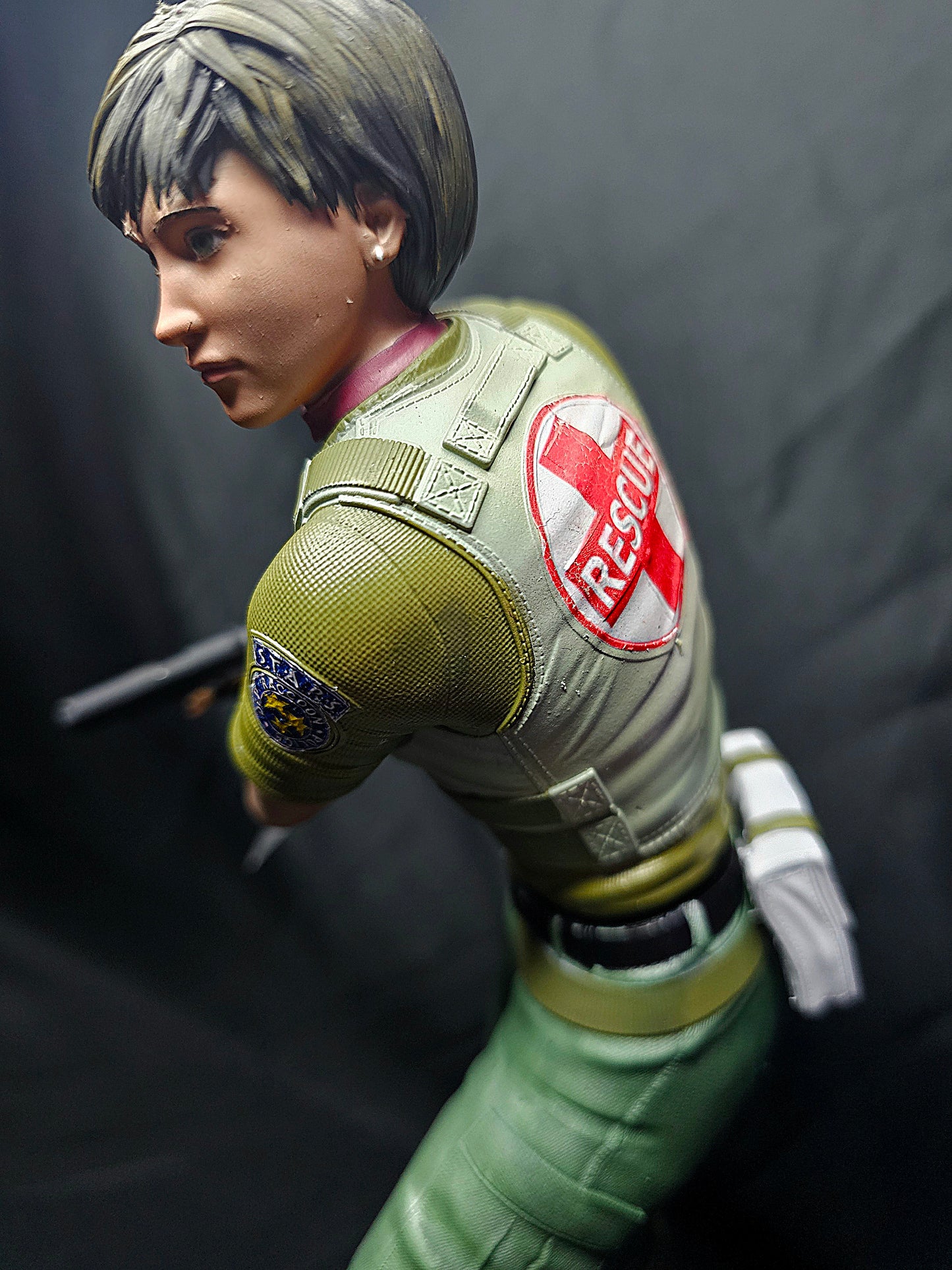1/6 Resident Evil STARS Rebecca Chambers figure w/ base