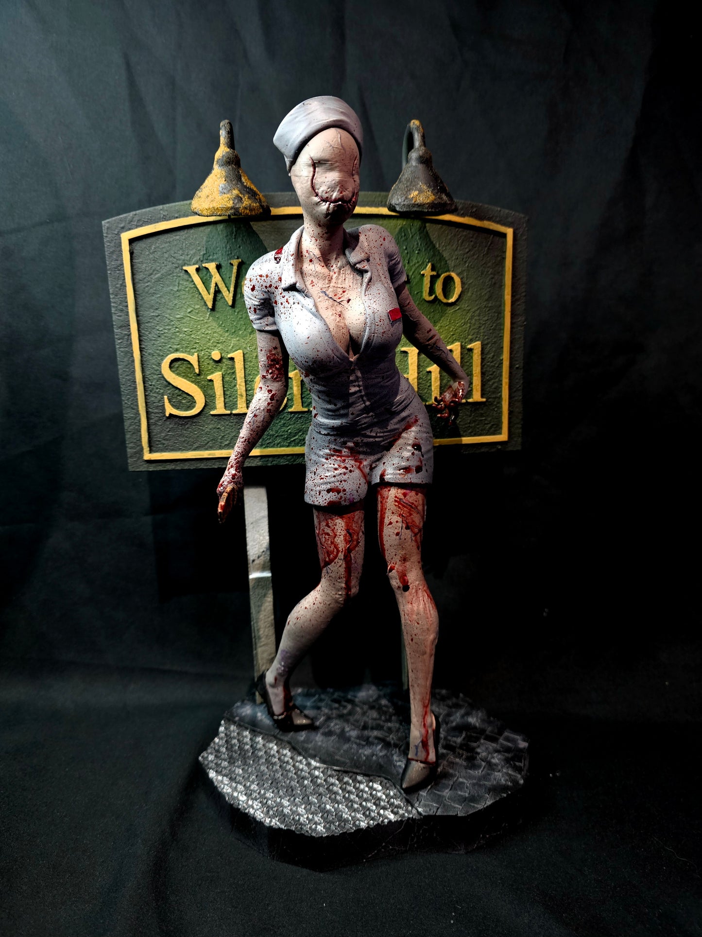 1/6 Silent Hill Nurse & Display Base