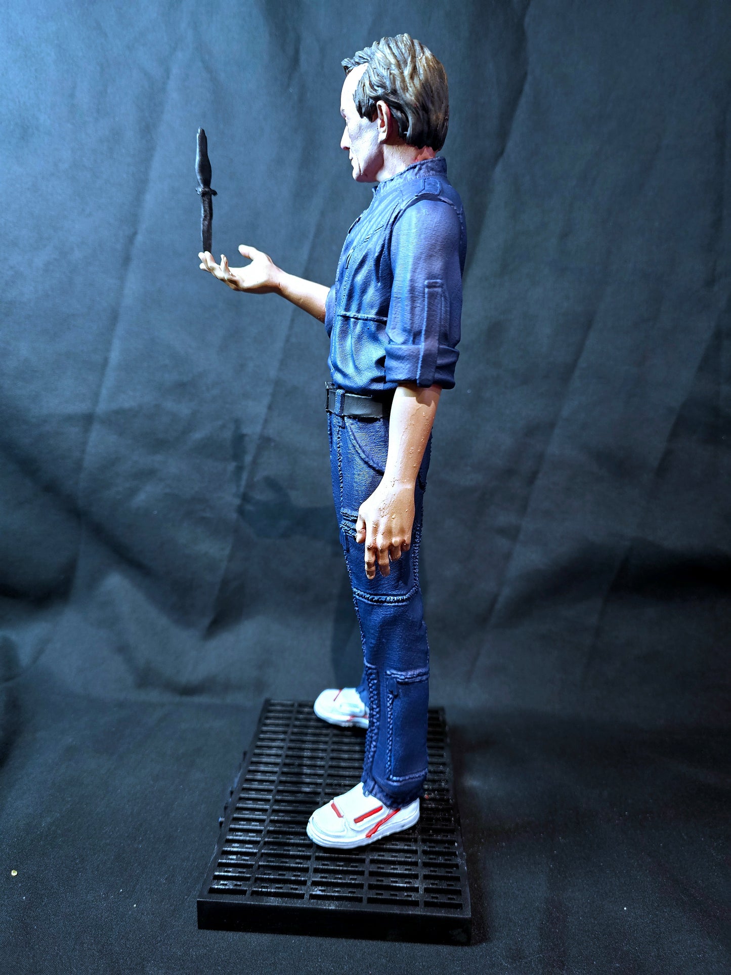 Aliens 1/6 Bishop Statue