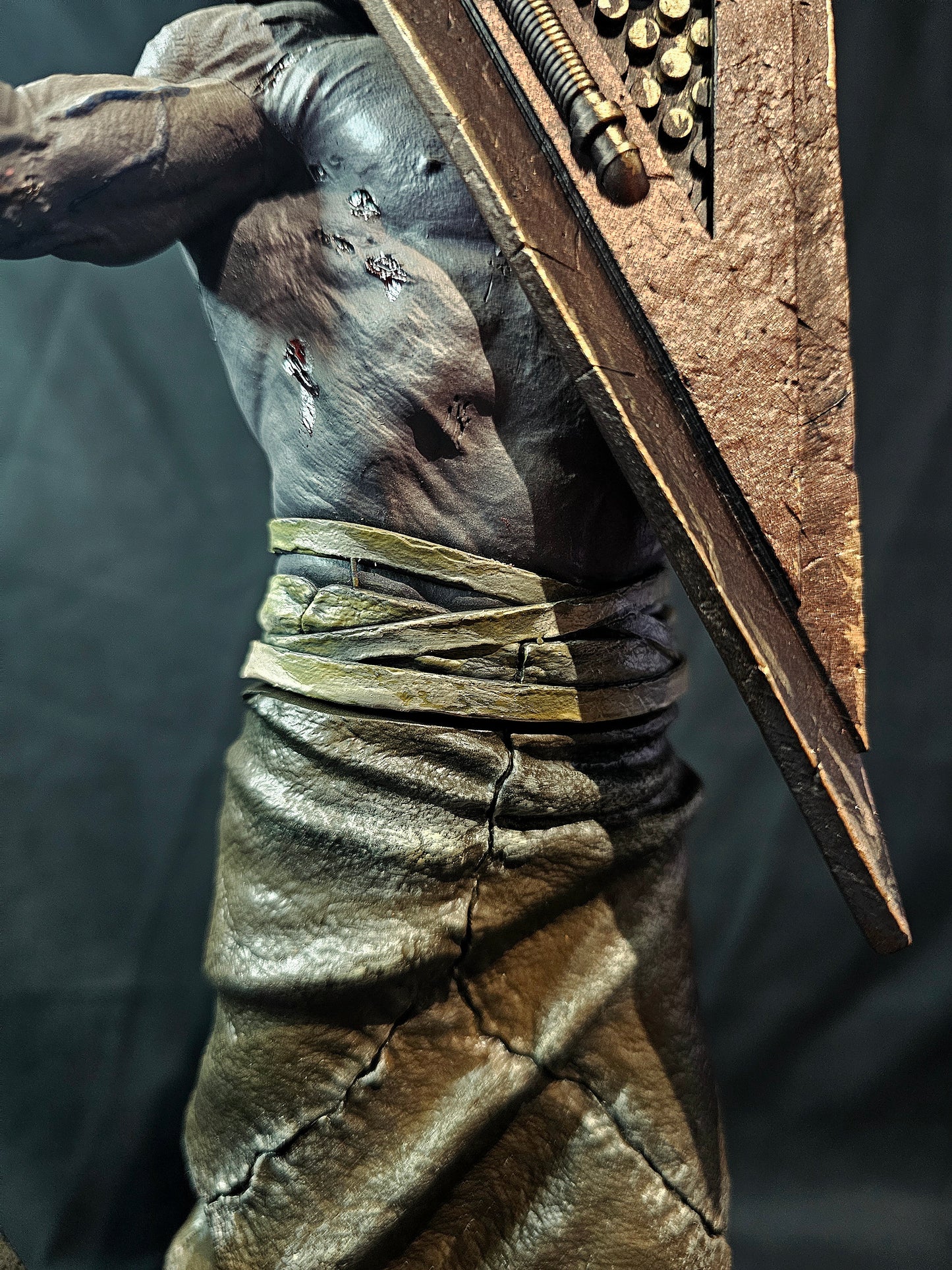 1/6 Silent Hill Pyramid Head and Nurse statue