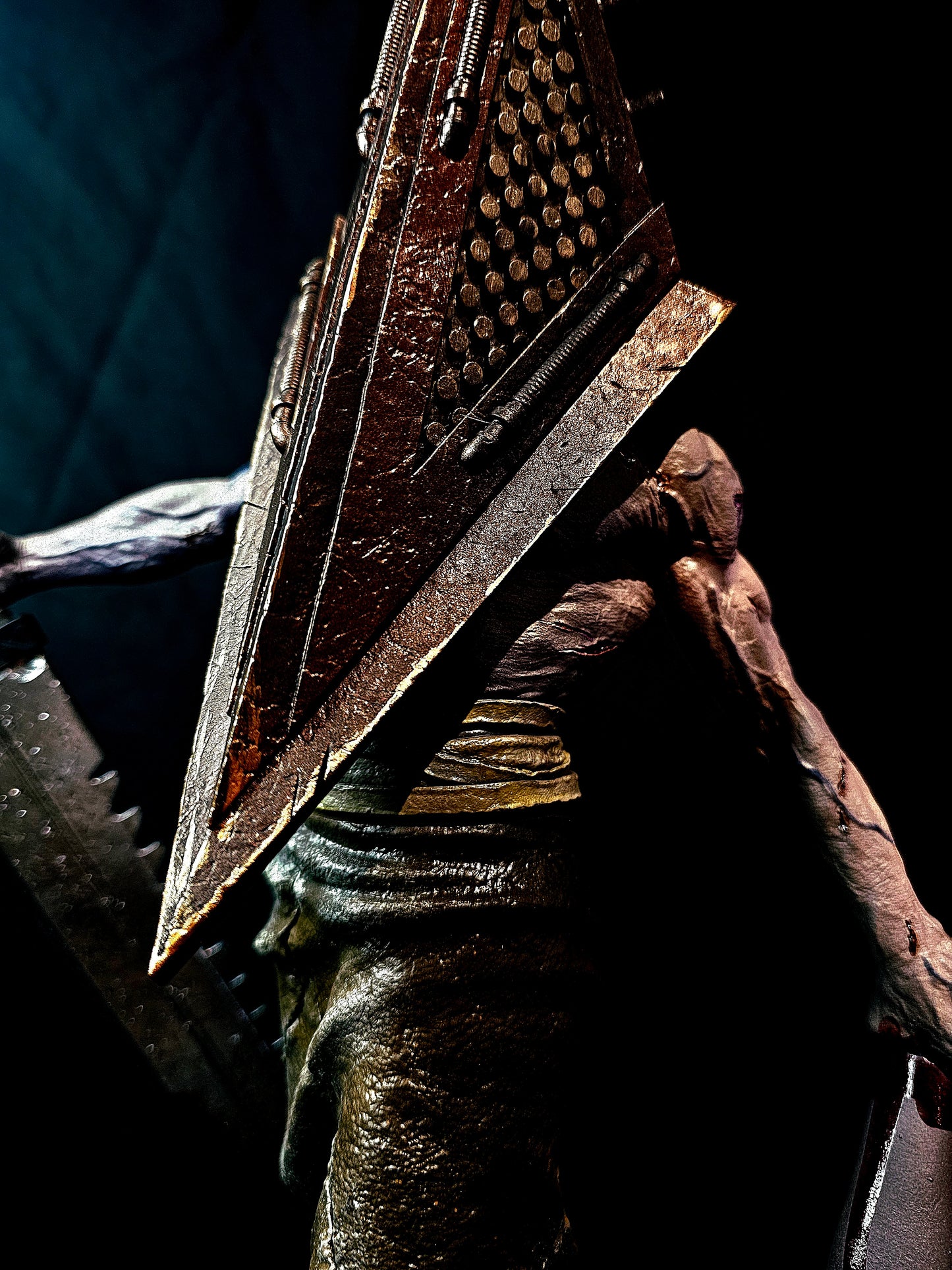 1/6 Silent Hill Pyramid Head and Nurse statue
