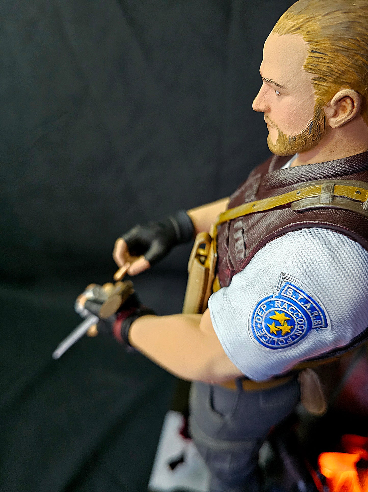 1/6 Resident Evil Barry Burton Premium Statue & Diorama with working LEDs