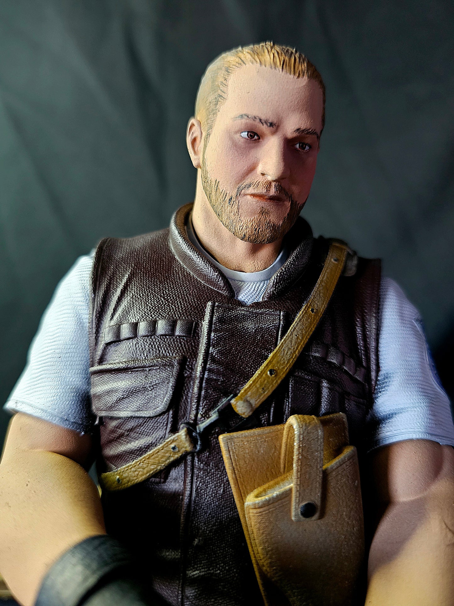 1/6 Resident Evil Barry Burton Premium Statue & Diorama with working LEDs