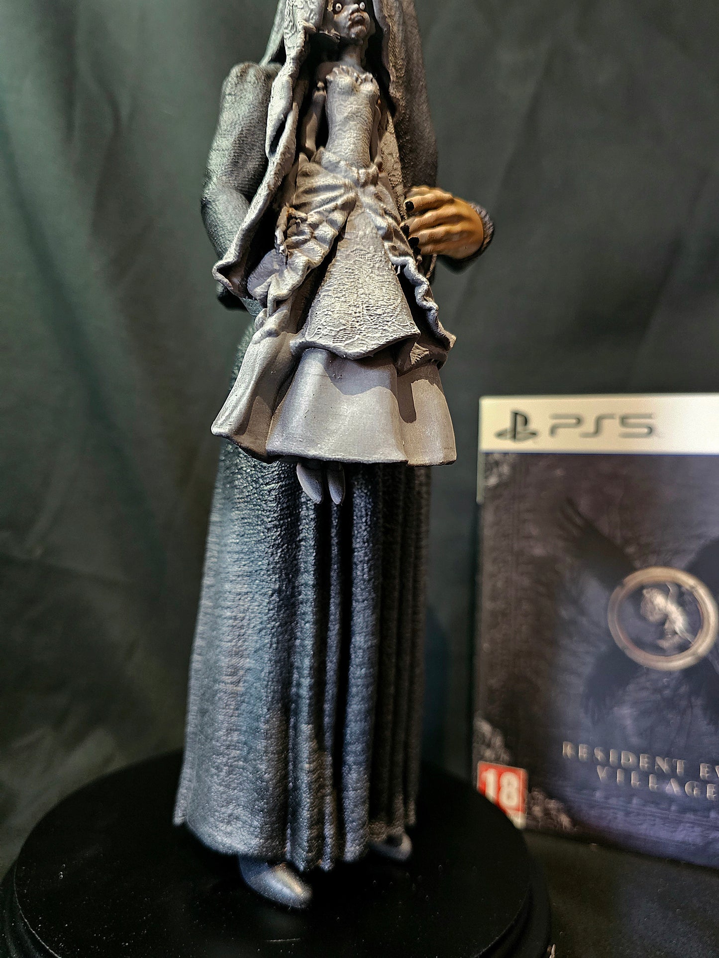 Resident Evil Village Donna Beneviento & Angie 1/6 Statue