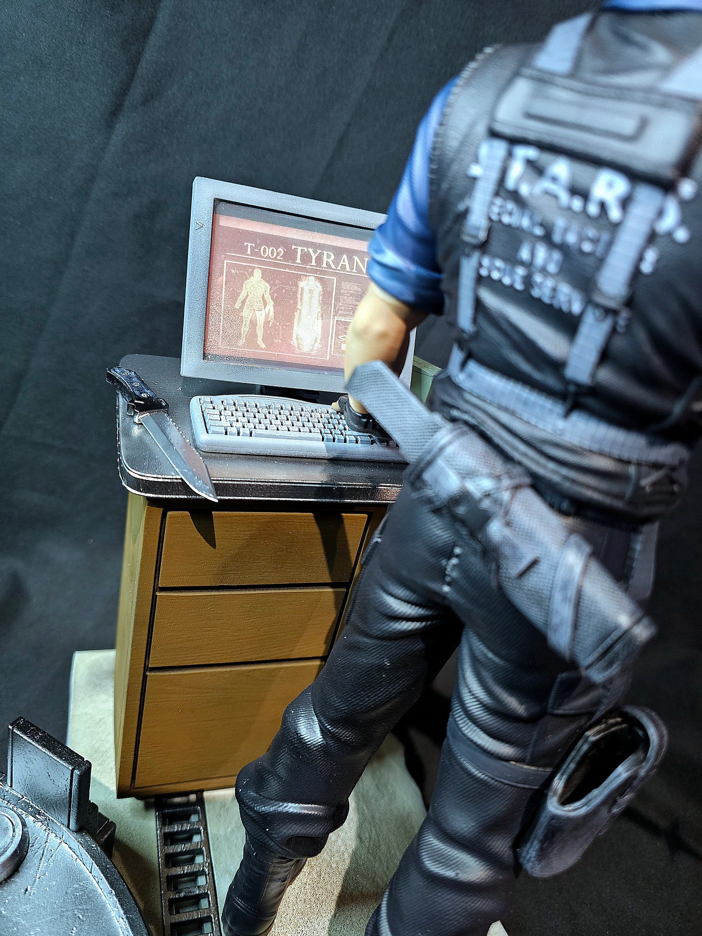 1/6 Resident Evil Albert Wesker Premium Statue & Diorama