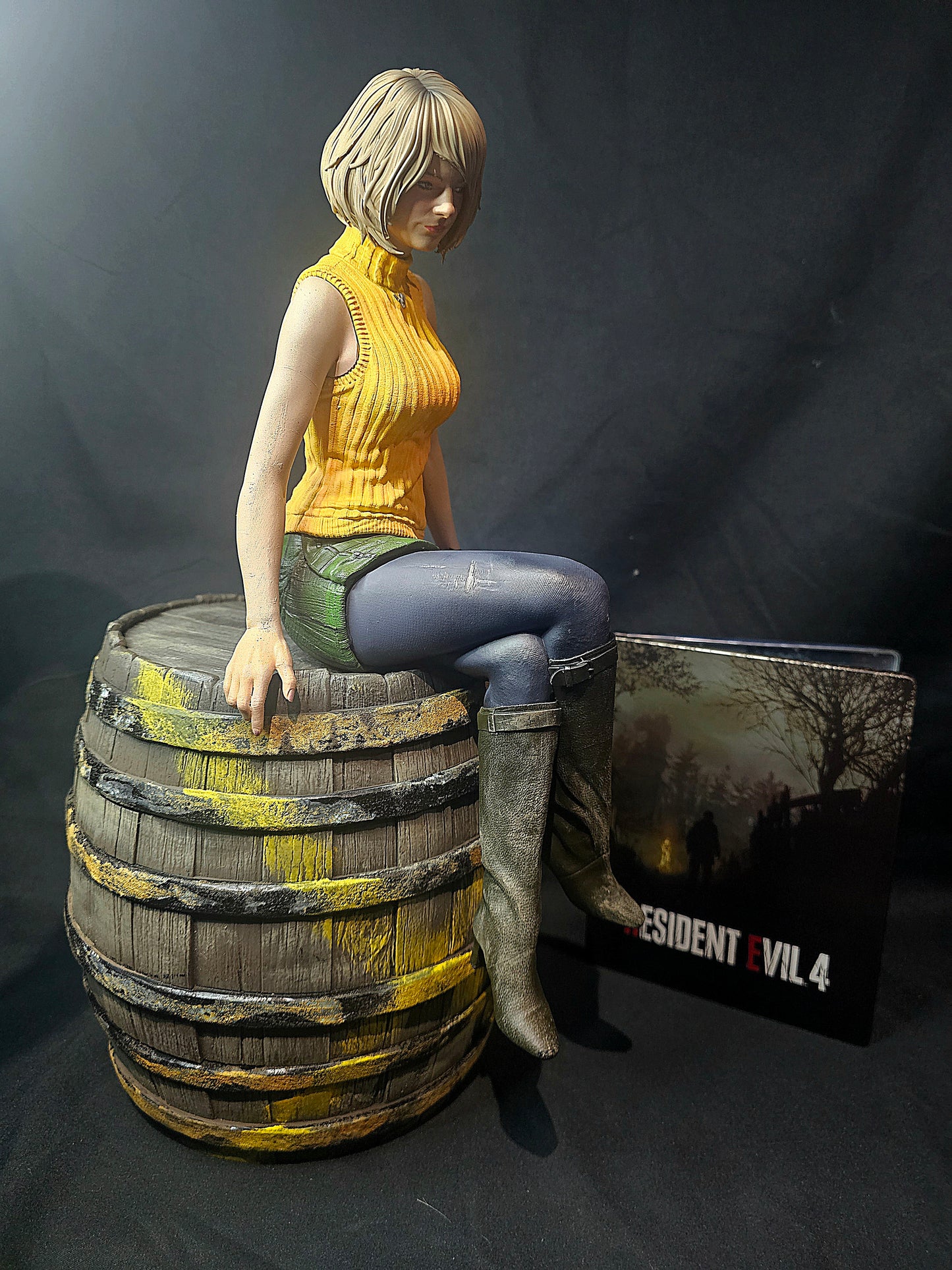 Resident Evil 4 1/4 Premium Ashley Graham statue