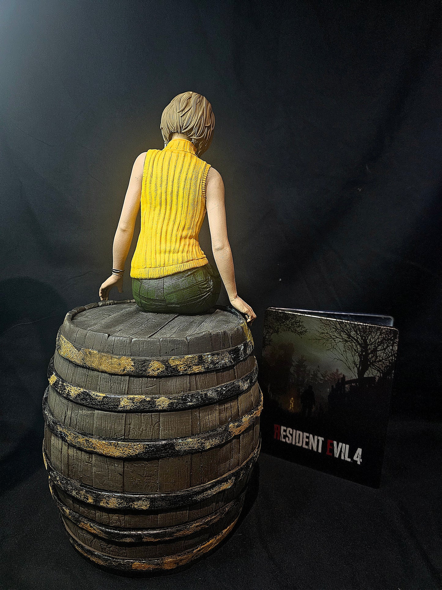 Resident Evil 4 1/4 Premium Ashley Graham statue