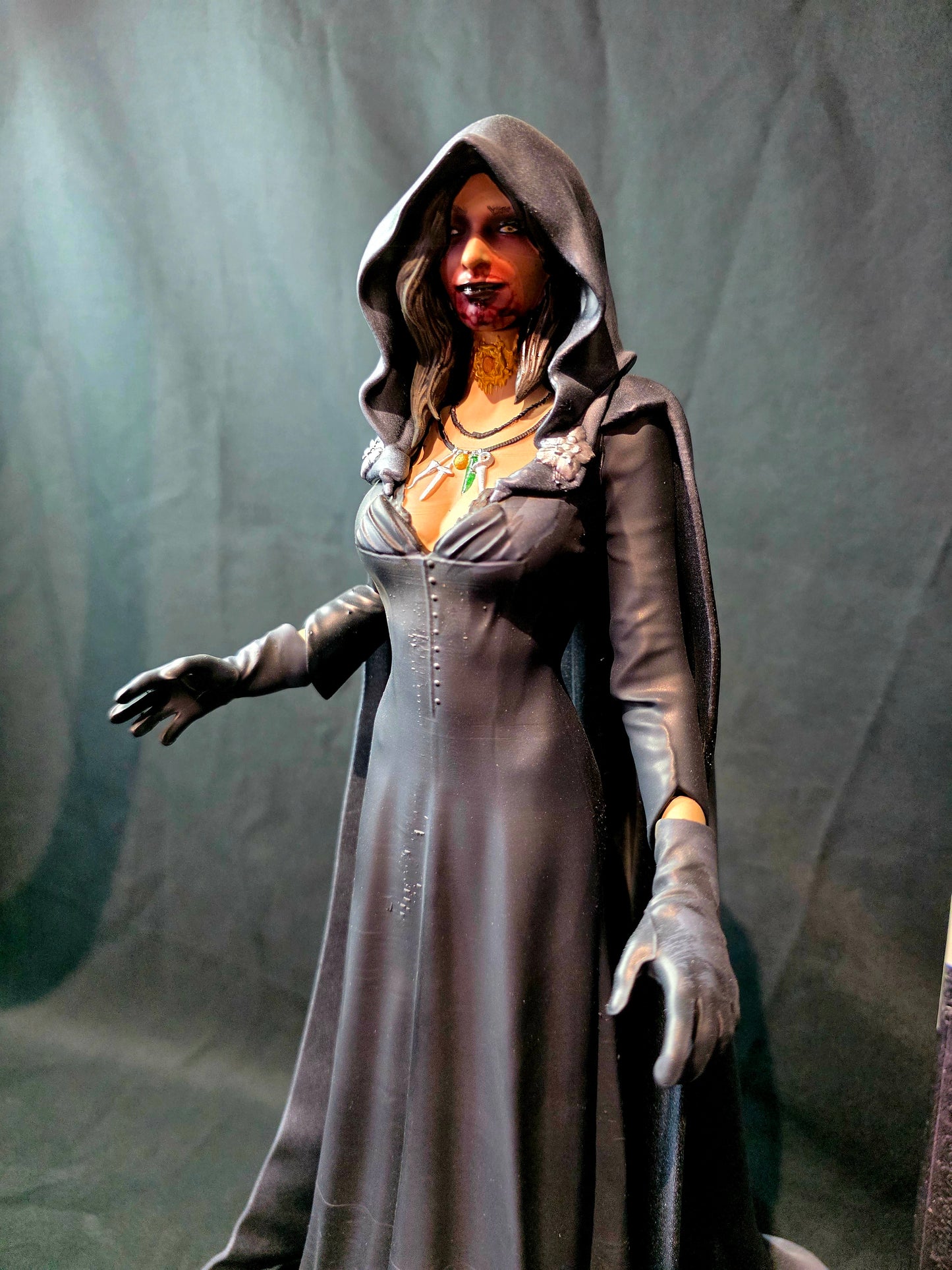 Resident Evil Village Cassandra Dimitrescu 1/6 Statue
